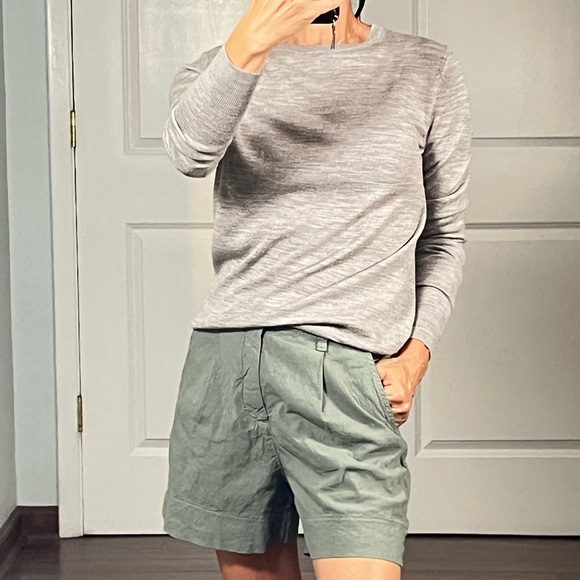 Uniqlo Sweaters - Uniqlo 100% wool essential crewneck sweater size S